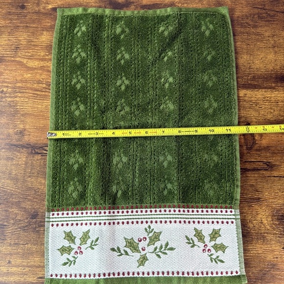 Green Holiday Towel with Holly Design - Picture 6 of 6